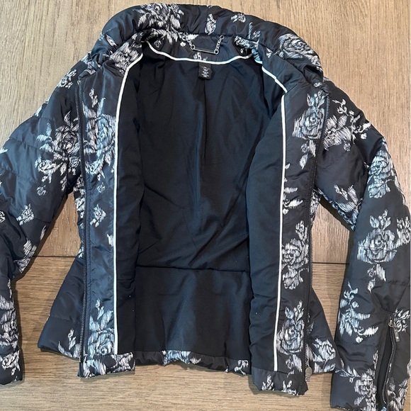 White House Black Market Black White Floral Quilted Puffer Jacket XS - Picture 6 of 11